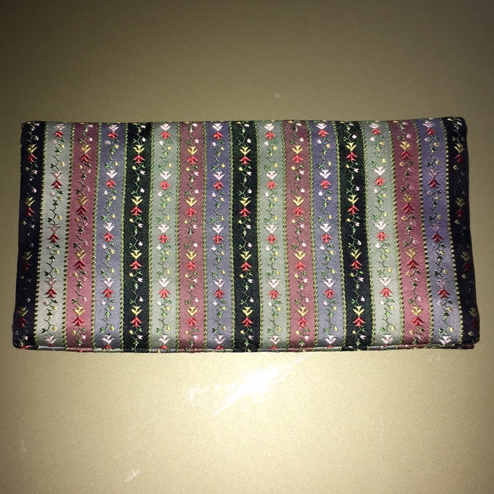 Vintage Magid Flower Clutch